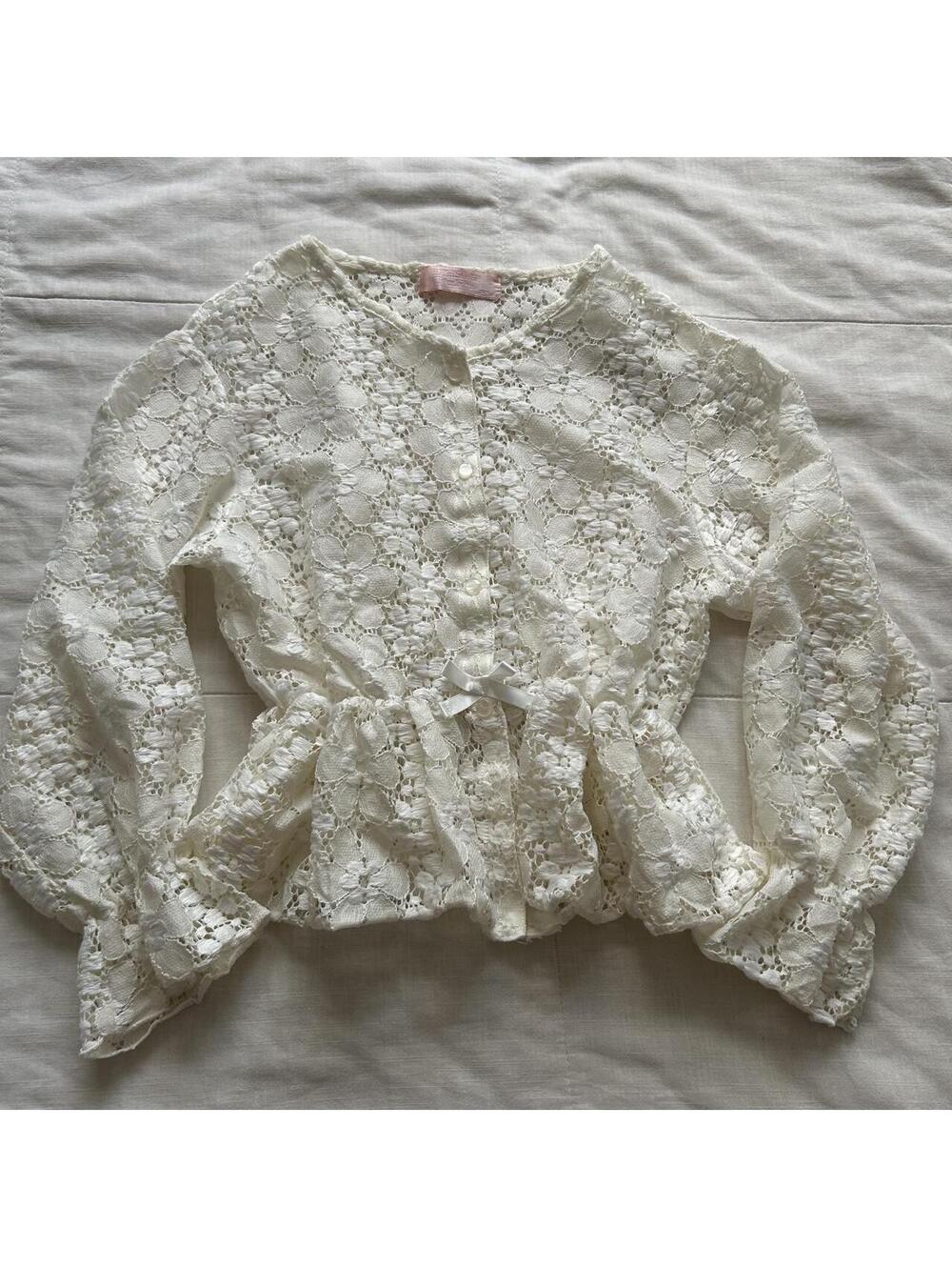 Liz Lisa Ivory White Floral Lace Peplum Blouse Pearl Buttons Bell Sleeve XS